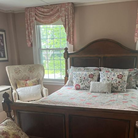 Antique1242 British Bed & Breakfast Enfield Exterior photo