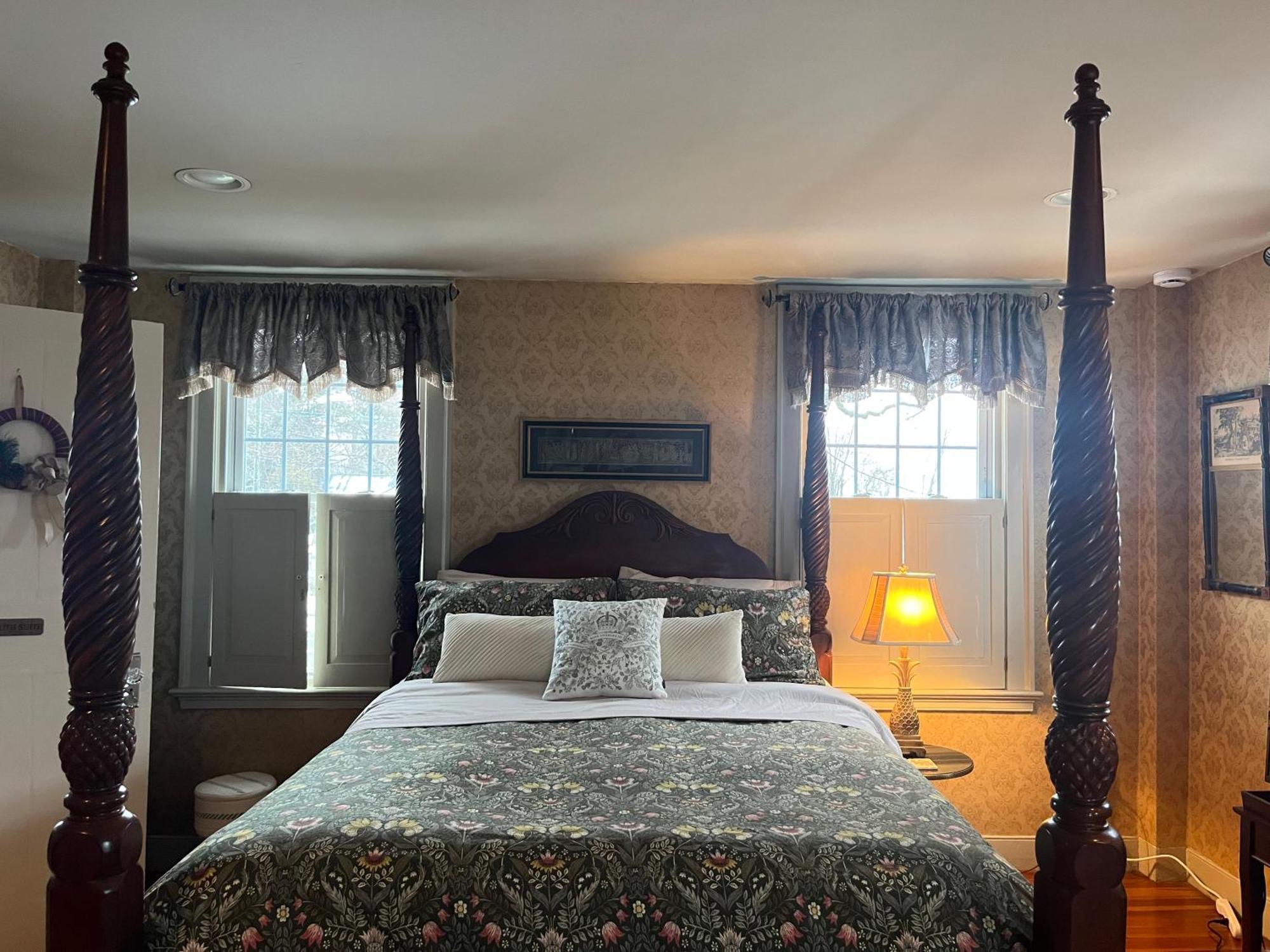 Antique1242 British Bed & Breakfast Enfield Exterior photo