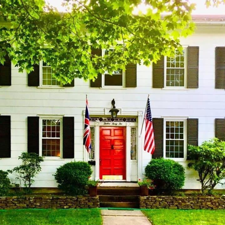 Antique1242 British Bed & Breakfast Enfield Exterior photo